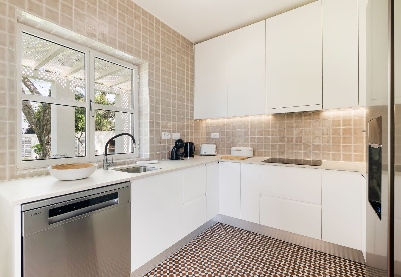 Villa em Galé - Renovada na Galé 2026 | Piscina Privada | Praia a 5 Minutos a Pé