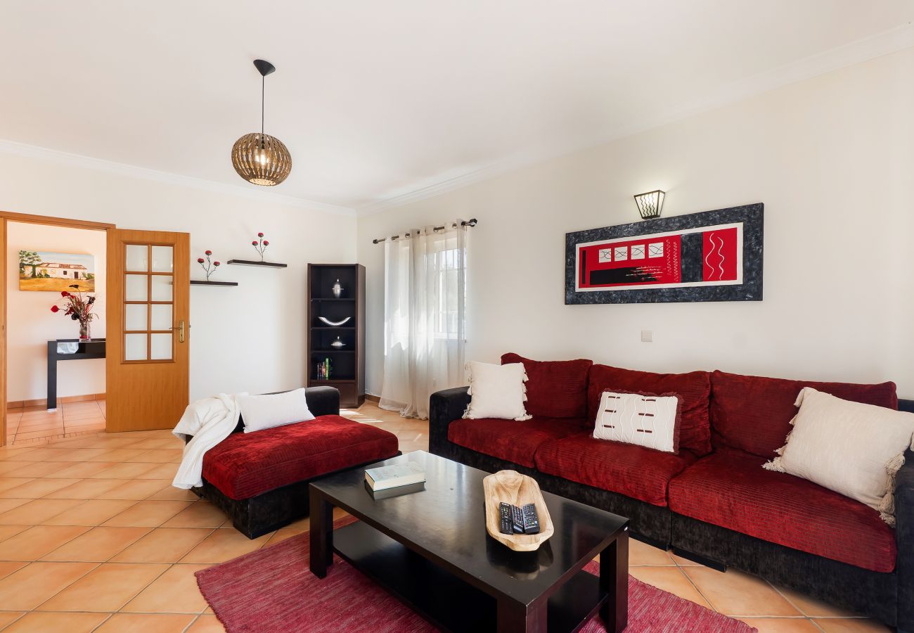 Villa em Albufeira - NEW! Vila Grade | Private Villa with Pool | Family-Friendly Retreat near Albufeira