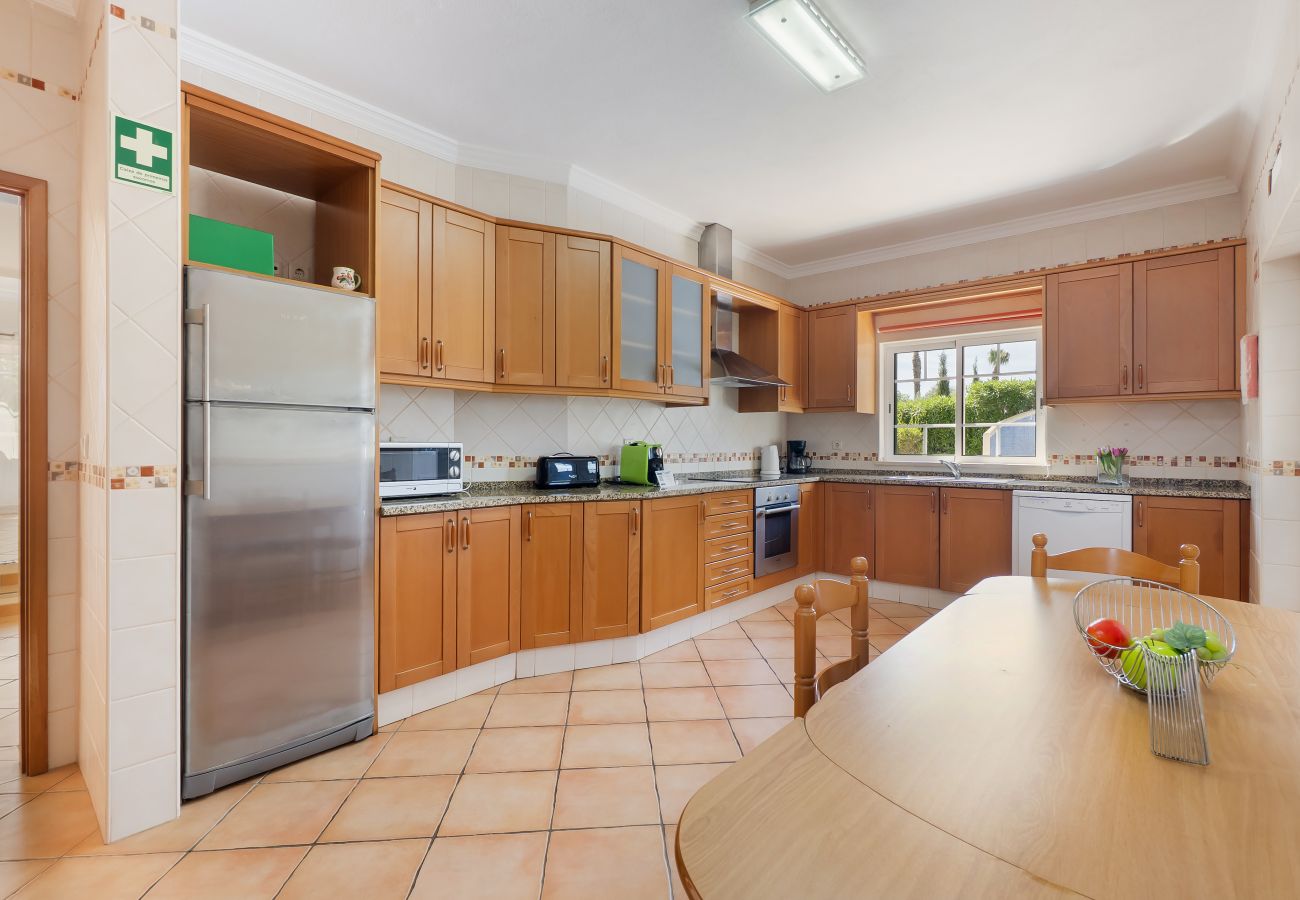 Villa em Albufeira - NEW! Vila Grade | Private Villa with Pool | Family-Friendly Retreat near Albufeira