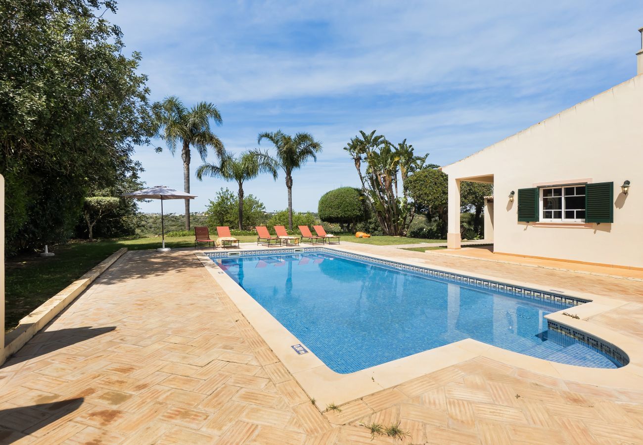 Villa em Albufeira - NEW! Vila Grade | Private Villa with Pool | Family-Friendly Retreat near Albufeira
