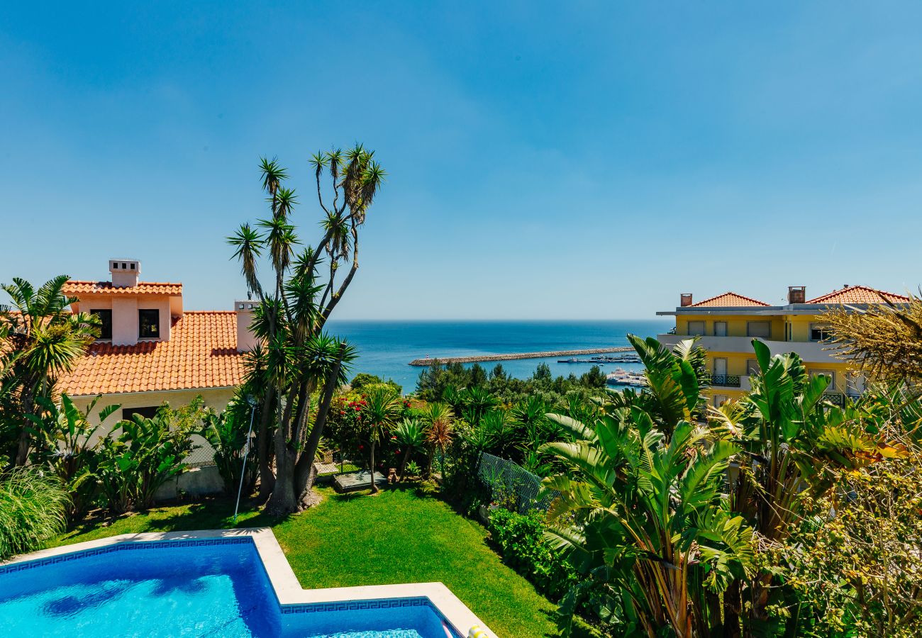 Casa em Sesimbra - Moradia com Piscina e vista de Mar por Rent4Rest