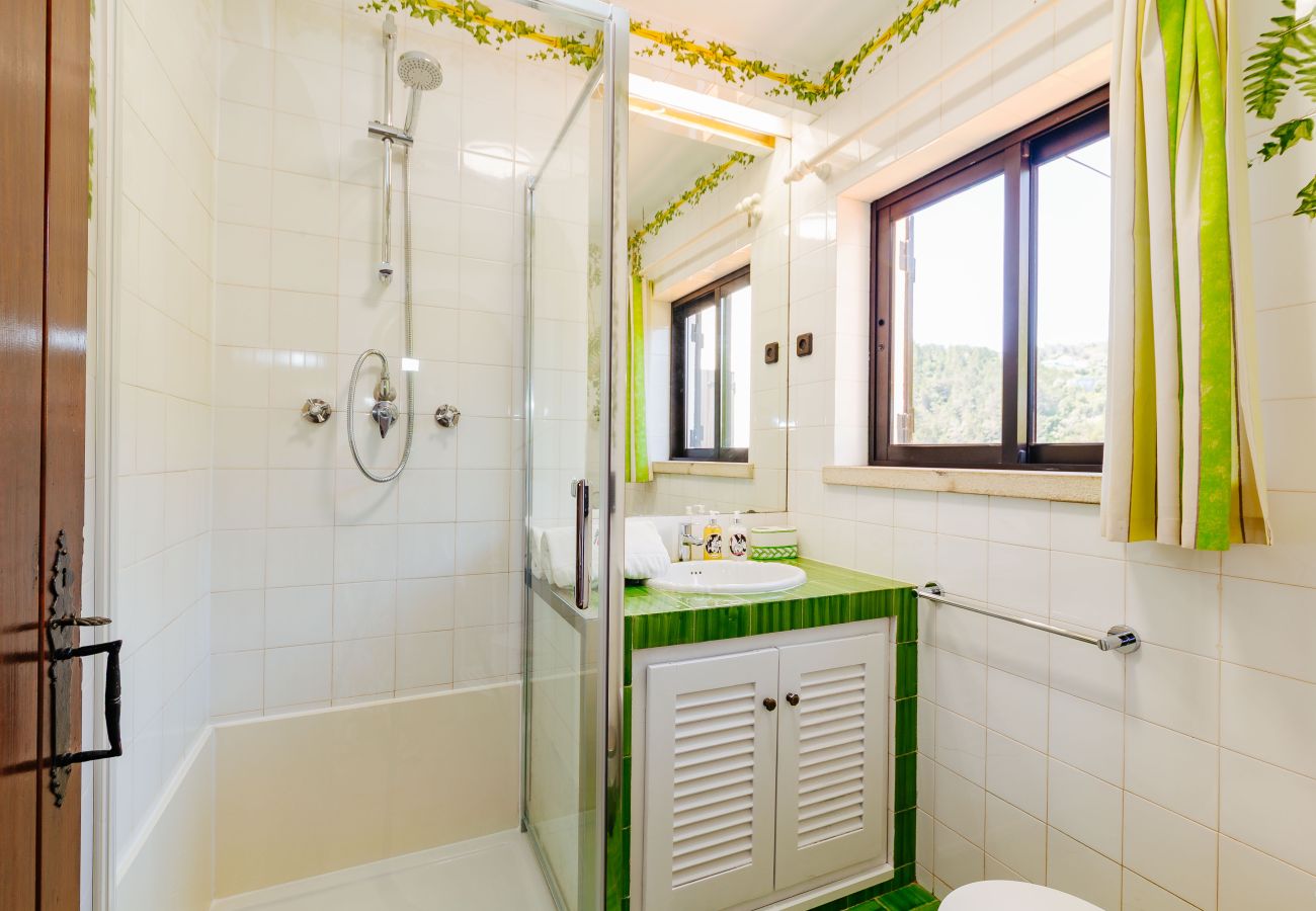Casa em Sesimbra - Moradia com Piscina e vista de Mar por Rent4Rest
