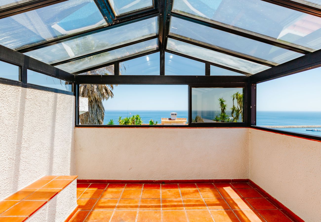 Casa em Sesimbra - Moradia com Piscina e vista de Mar por Rent4Rest