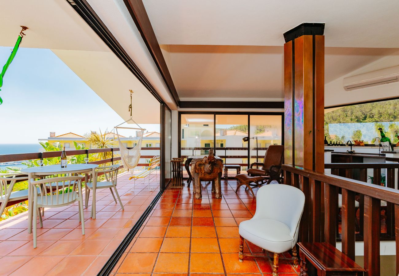 Casa em Sesimbra - Moradia com Piscina e vista de Mar por Rent4Rest