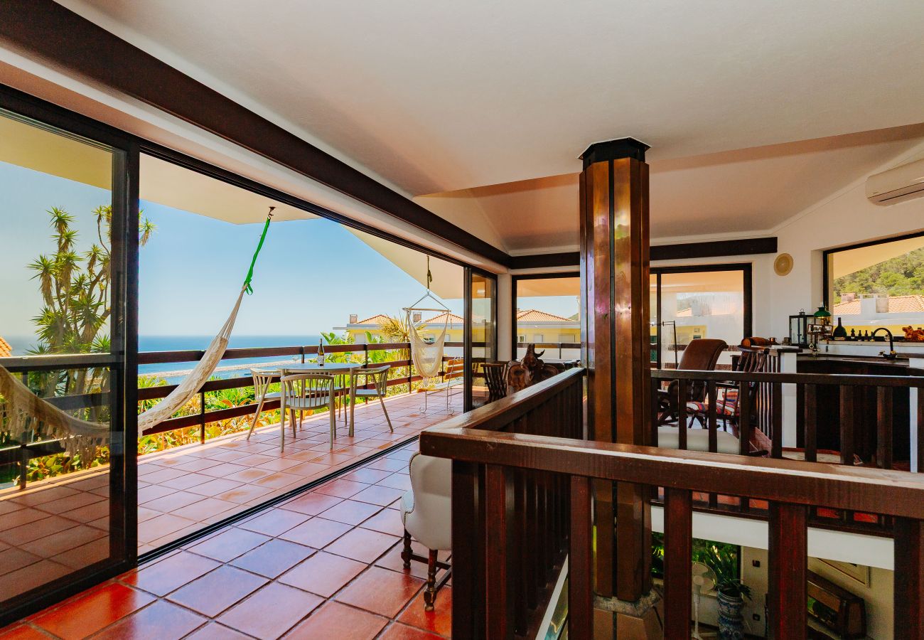 Casa em Sesimbra - Moradia com Piscina e vista de Mar por Rent4Rest