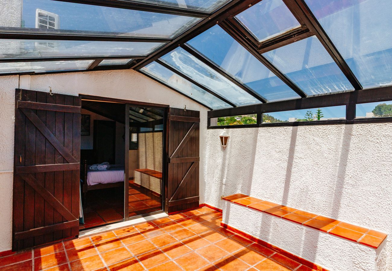 Casa em Sesimbra - Moradia com Piscina e vista de Mar por Rent4Rest