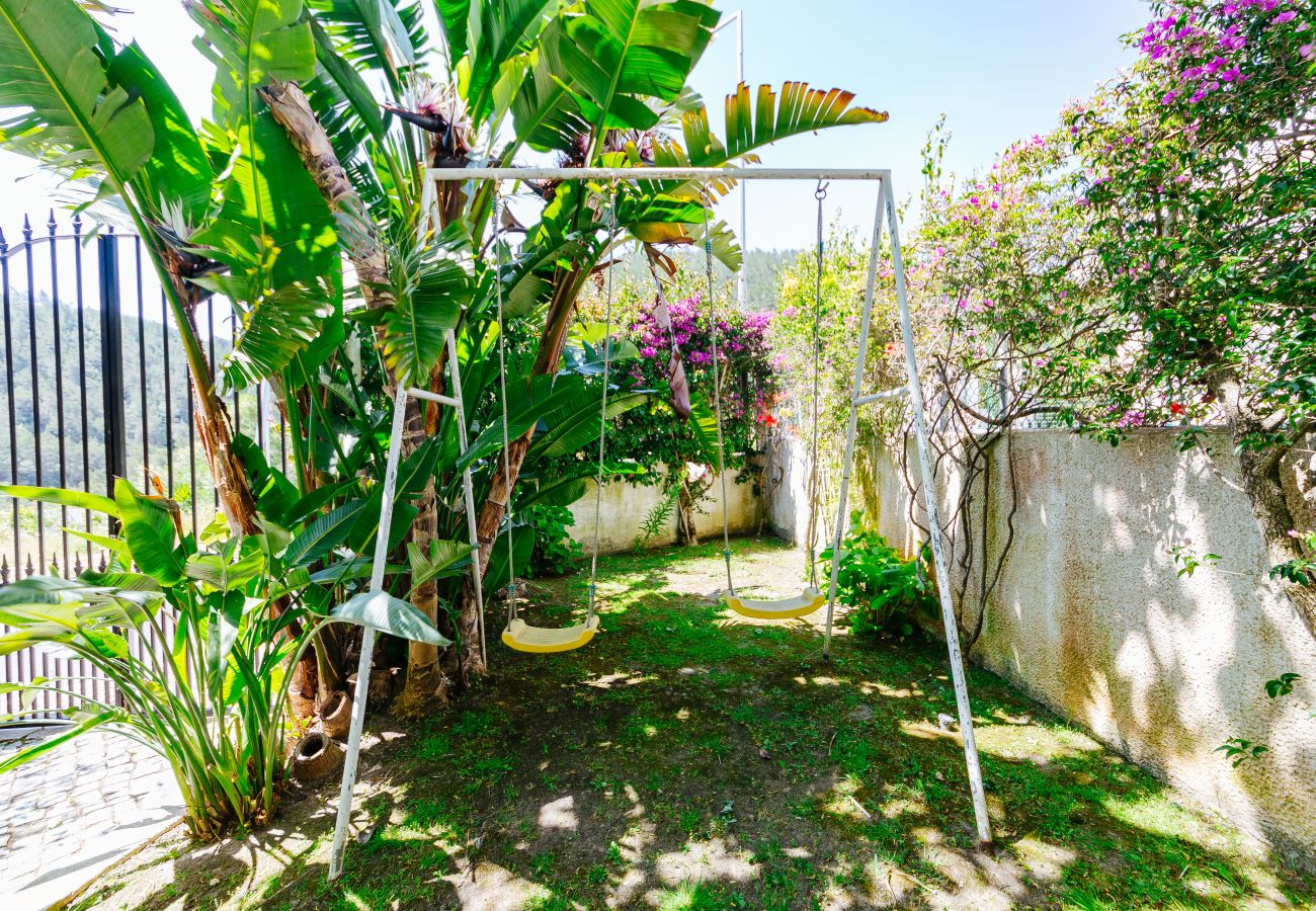 Casa em Sesimbra - Moradia com Piscina e vista de Mar por Rent4Rest