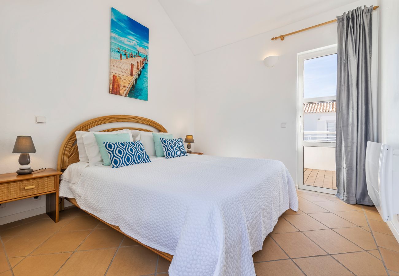Villa em Galé - Villa Luz do Atlantico, 100m da praia e piscina privada