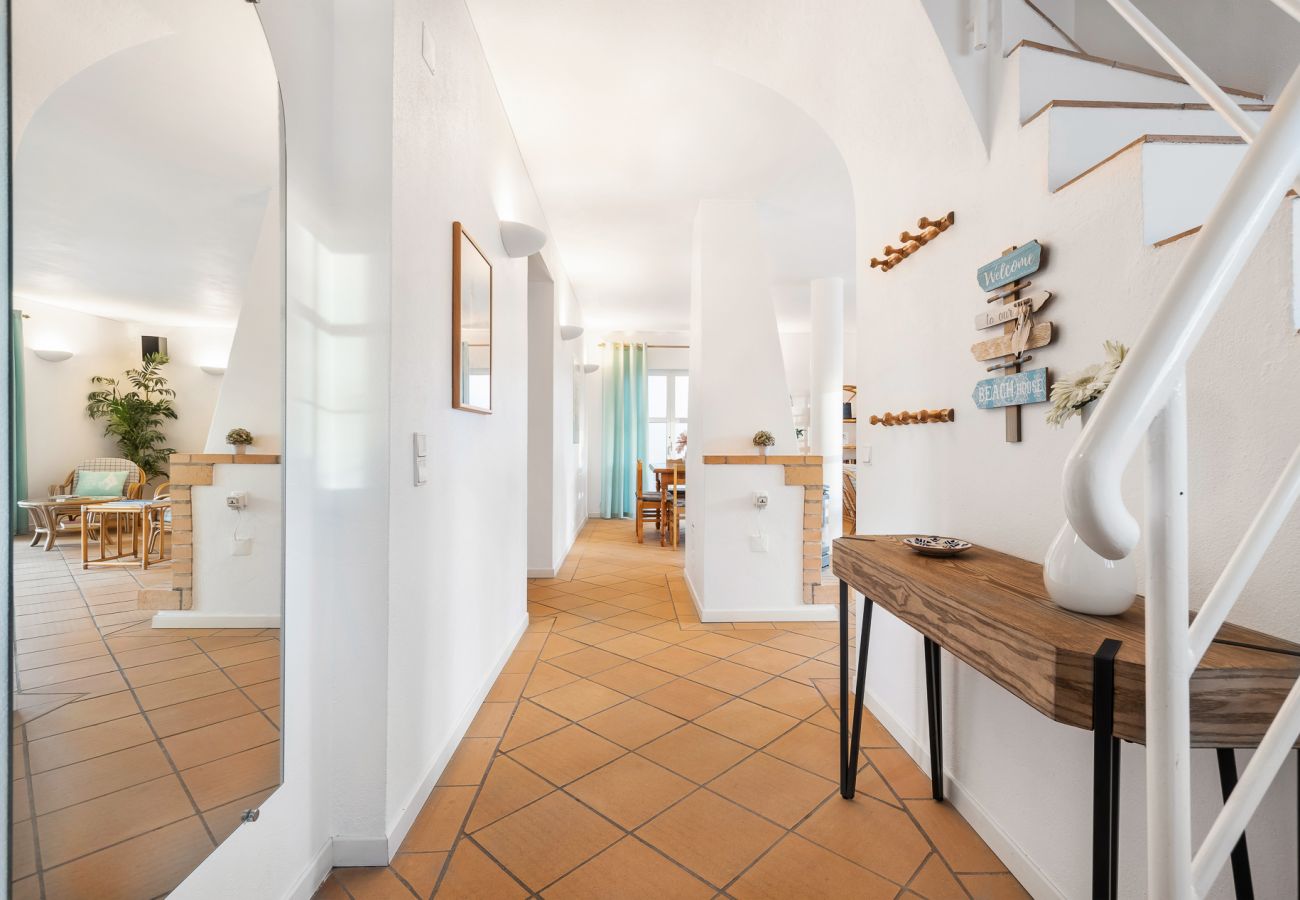 Villa em Galé - Villa Luz do Atlantico, 100m da praia e piscina privada