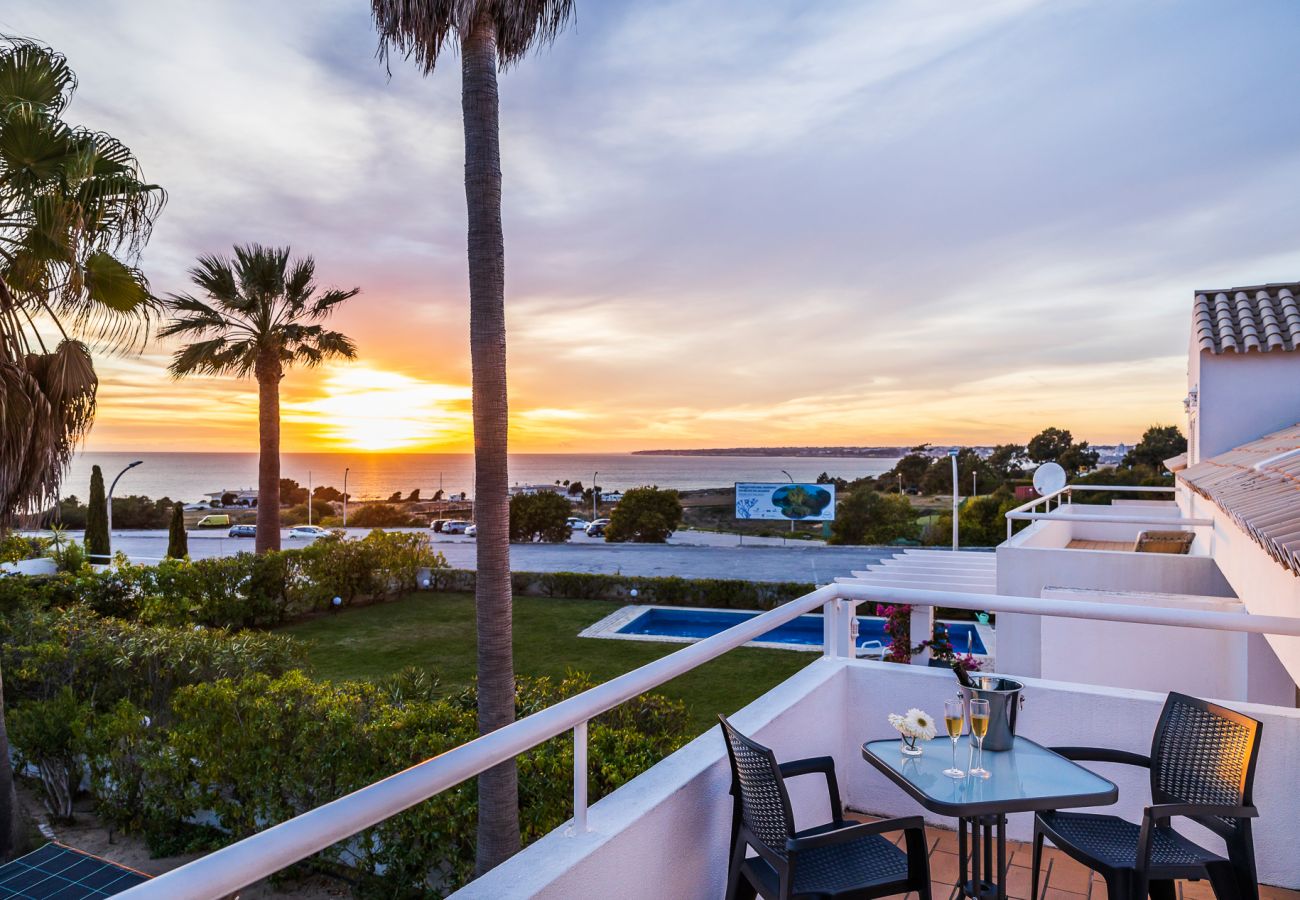 Villa em Galé - Villa Luz do Atlantico, 100m da praia e piscina privada