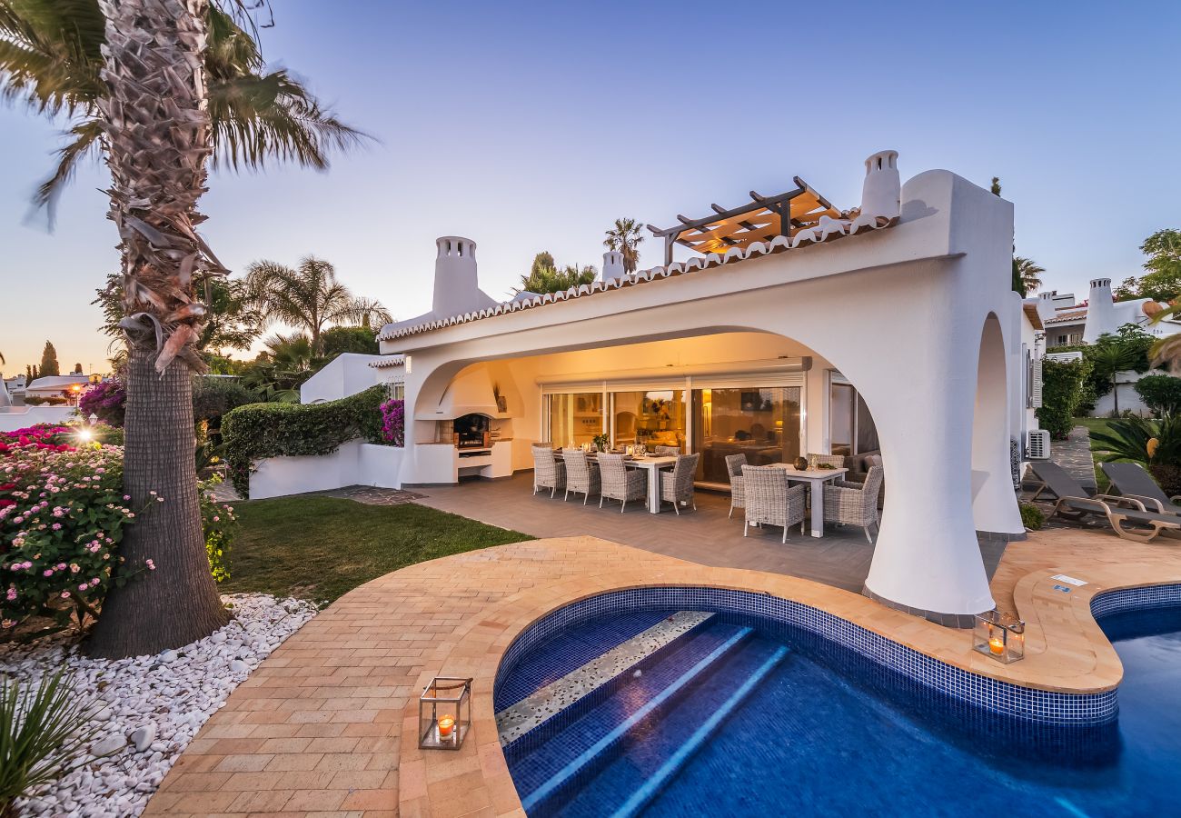 Villa em Albufeira - Villa Eva OCV - Privada com Piscina e Sala de Jogos