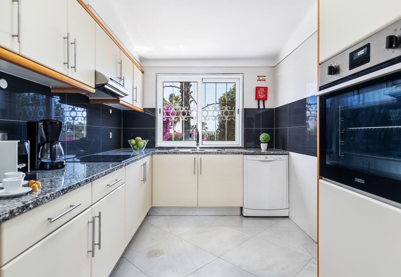 Villa em Albufeira - Villa Eva OCV - Privada com Piscina e Sala de Jogos