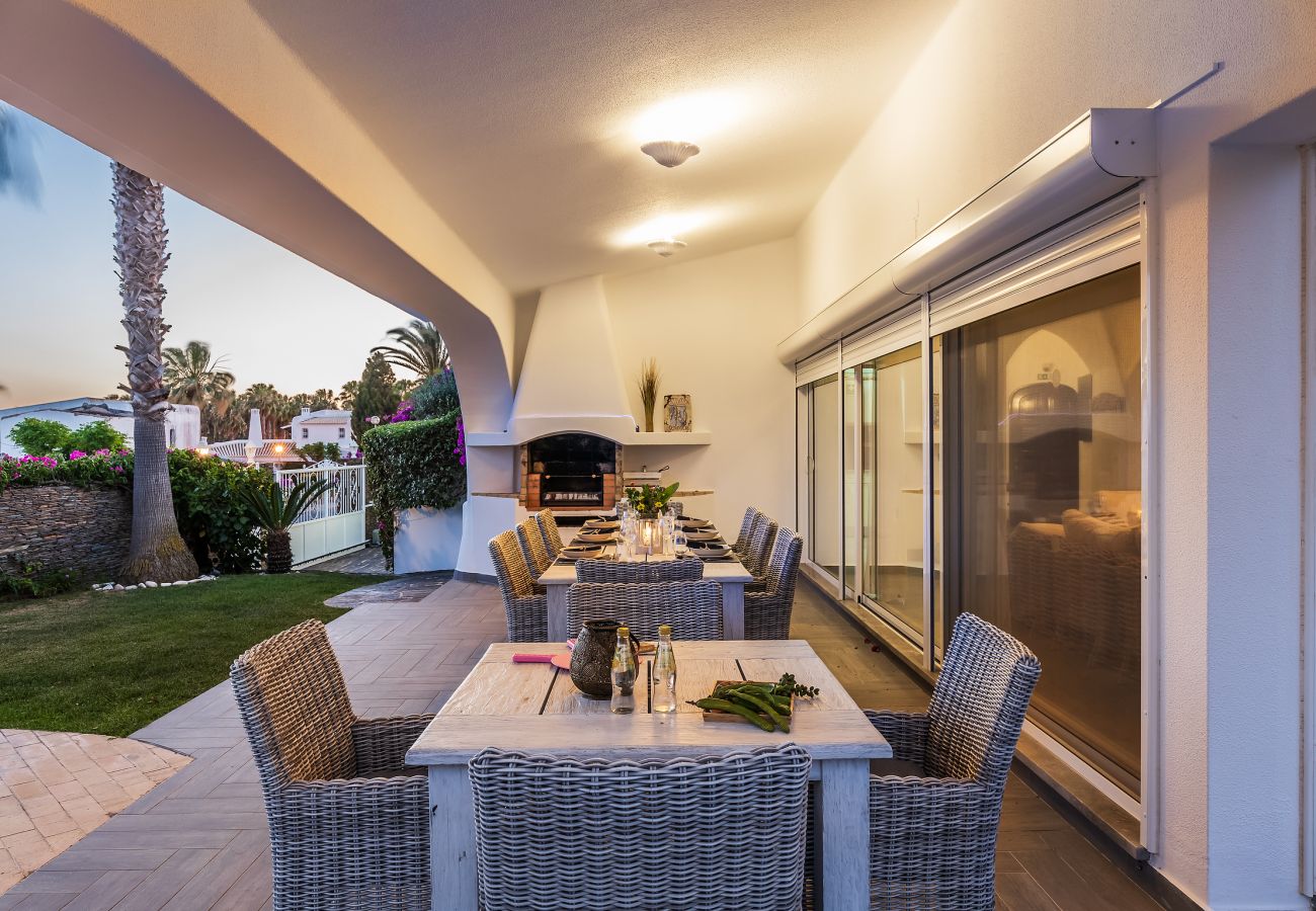 Villa em Albufeira - Villa Eva OCV - Privada com Piscina e Sala de Jogos