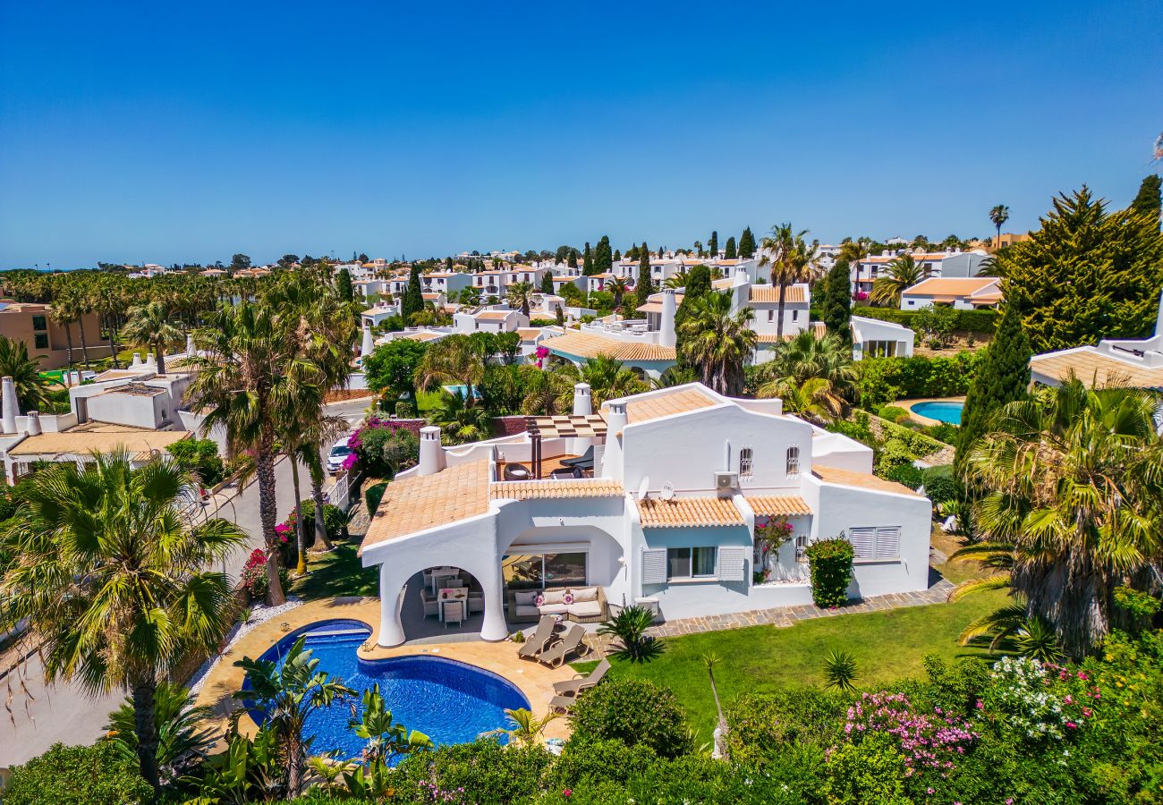 Villa em Albufeira - Villa Eva OCV - Privada com Piscina e Sala de Jogos