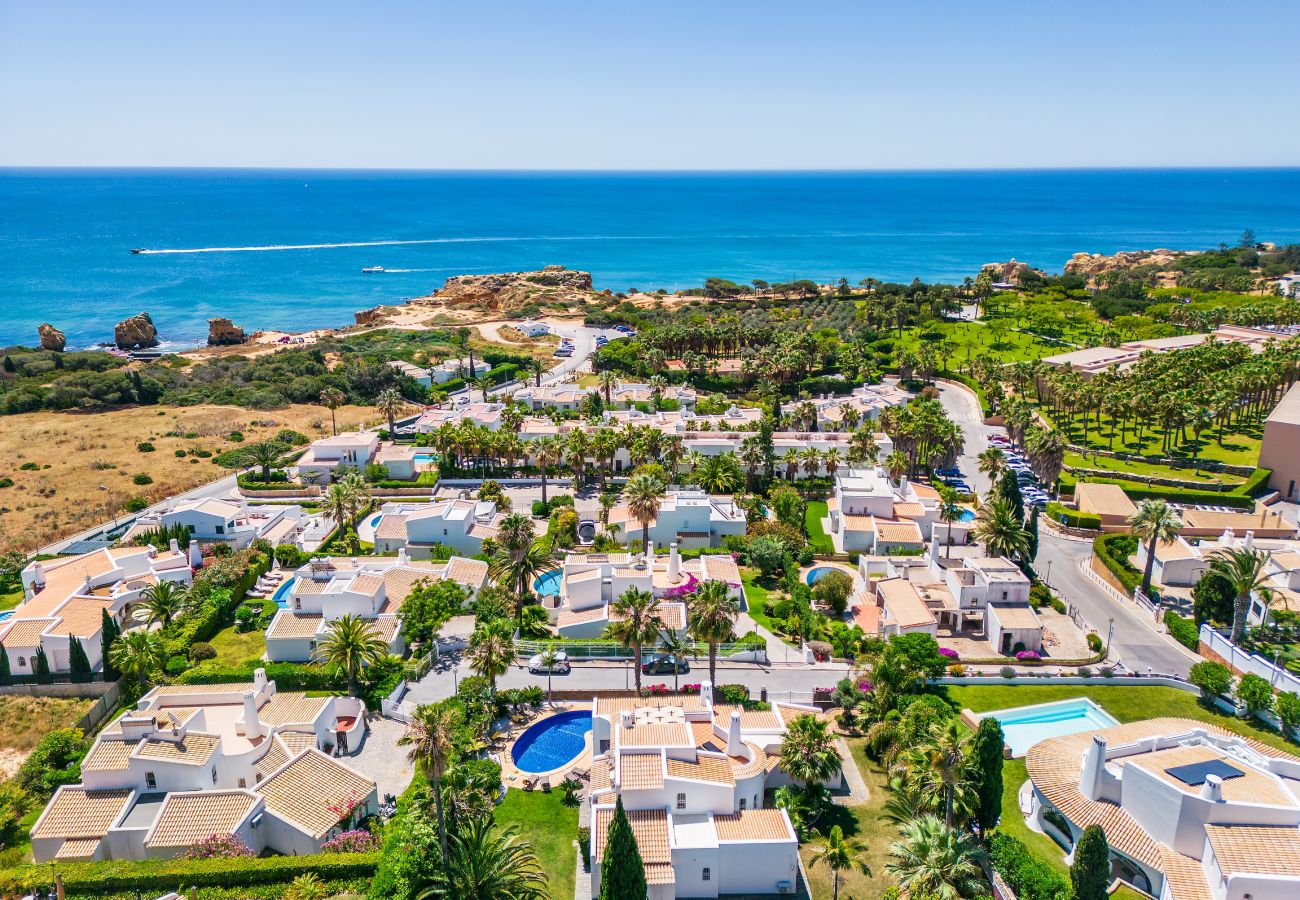 Villa em Albufeira - Villa Eva OCV - Privada com Piscina e Sala de Jogos