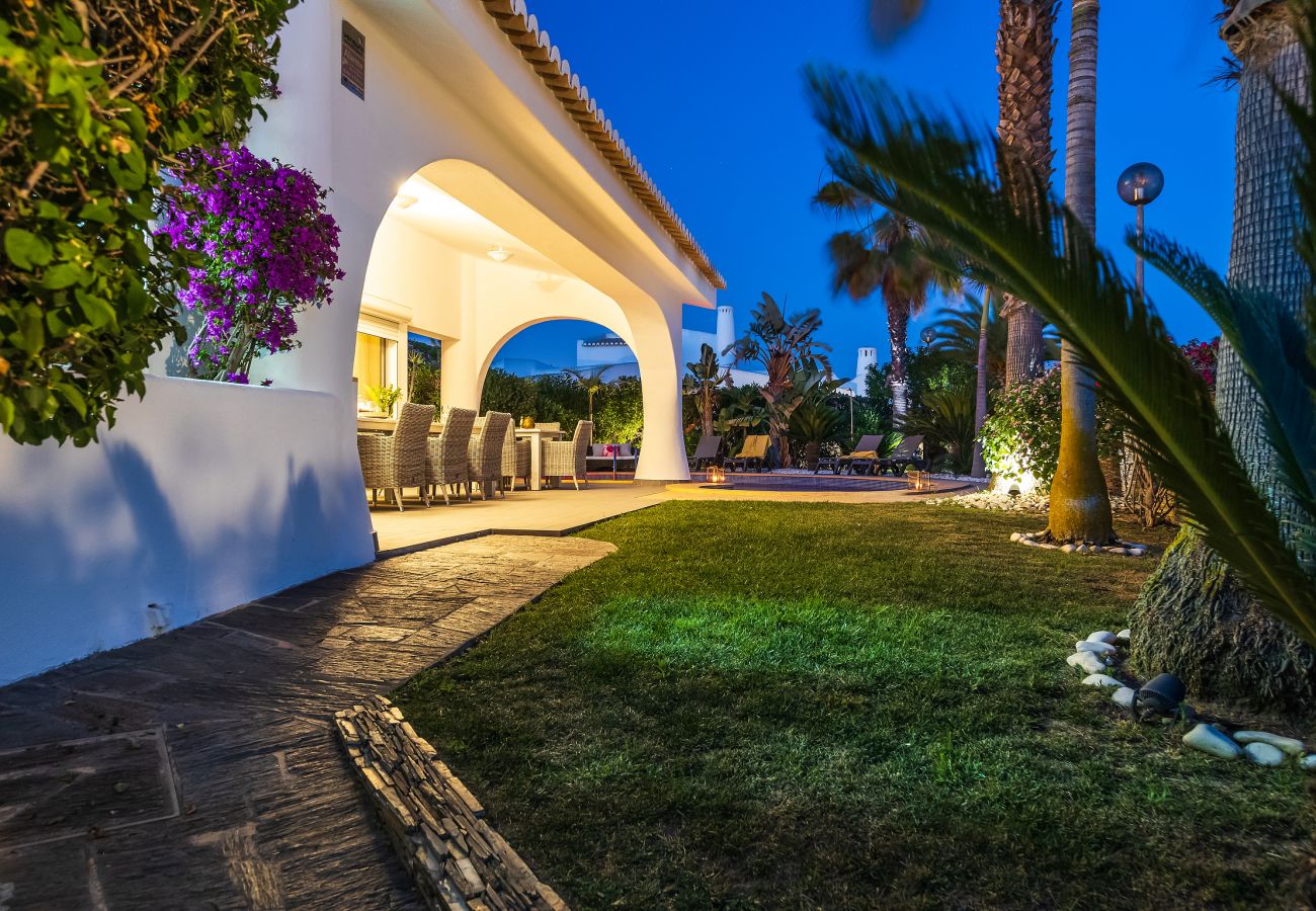 Villa em Albufeira - Villa Eva OCV - Privada com Piscina e Sala de Jogos