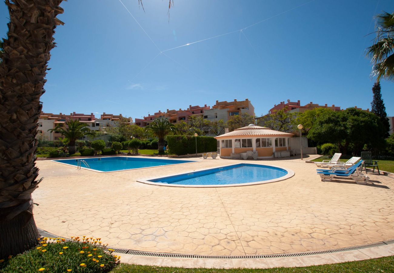 Estúdio em Albufeira - Ondas Verdes - Central, piscina & Ténis