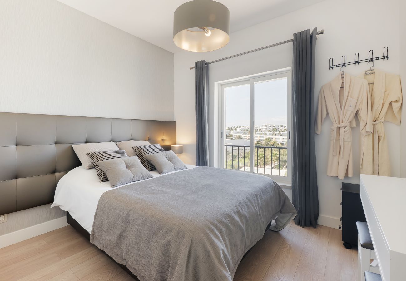 Apartamento em Albufeira - Apt. Deluxe OCV - Piscina & Vista sobre Albufeira