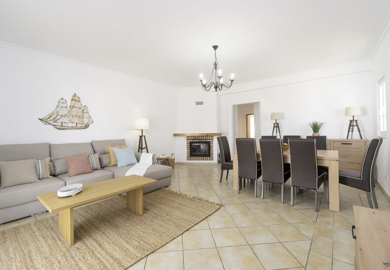 Villa em Albufeira - Villa Menina - Piscina Privada & Barbecue