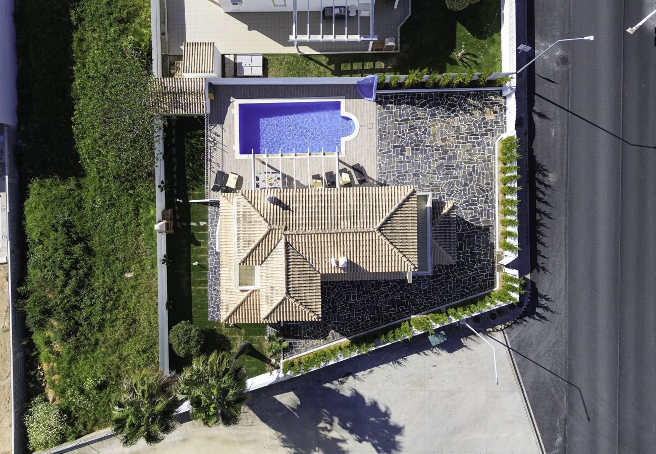 Villa em Albufeira - Villa Menina - Piscina Privada & Barbecue