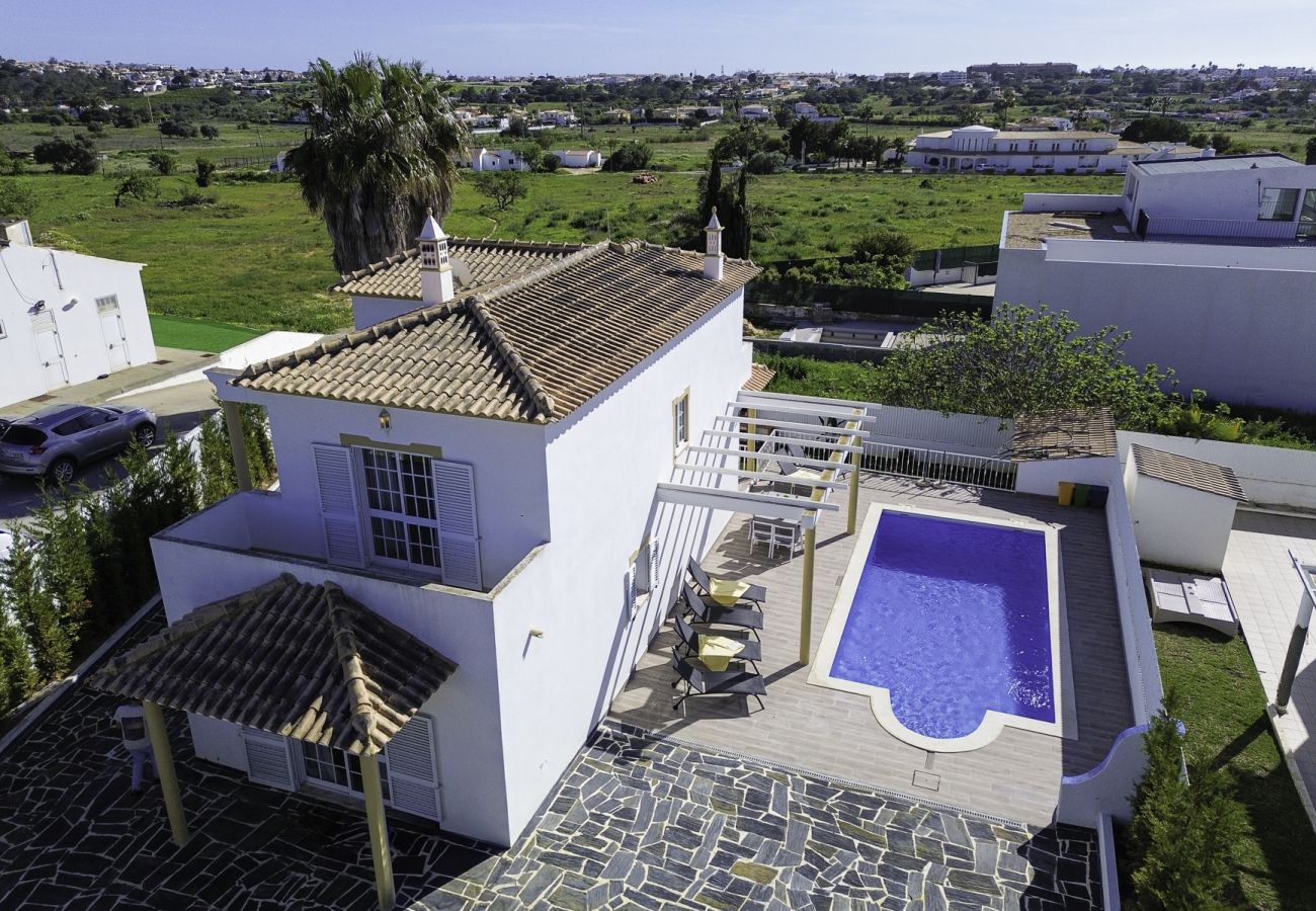 Villa em Albufeira - Villa Menina - Piscina Privada & Barbecue