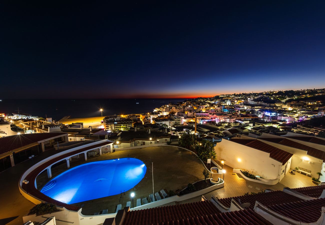 Apartamento em Albufeira - Endless Blue Apt OCV - Frente Praia, piscina