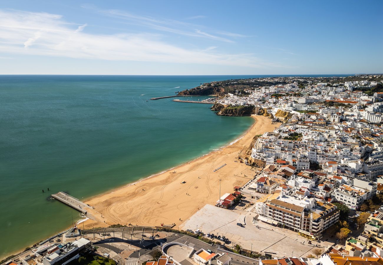 Apartamento em Albufeira - Endless Blue Apt OCV - Frente Praia, piscina