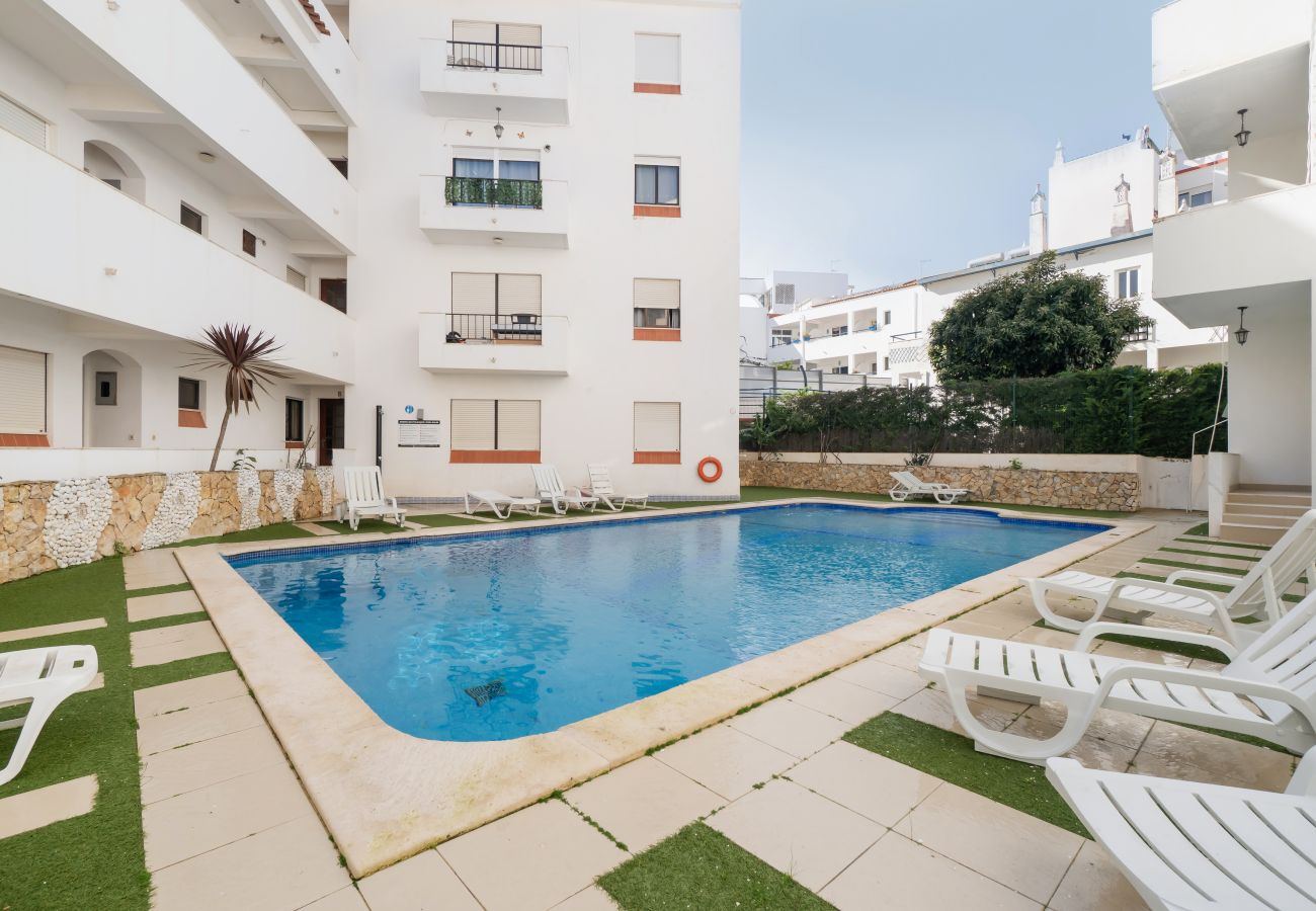 Apartamento em Albufeira - Boat 1 Apt OCV - 100 metros praia, com piscina