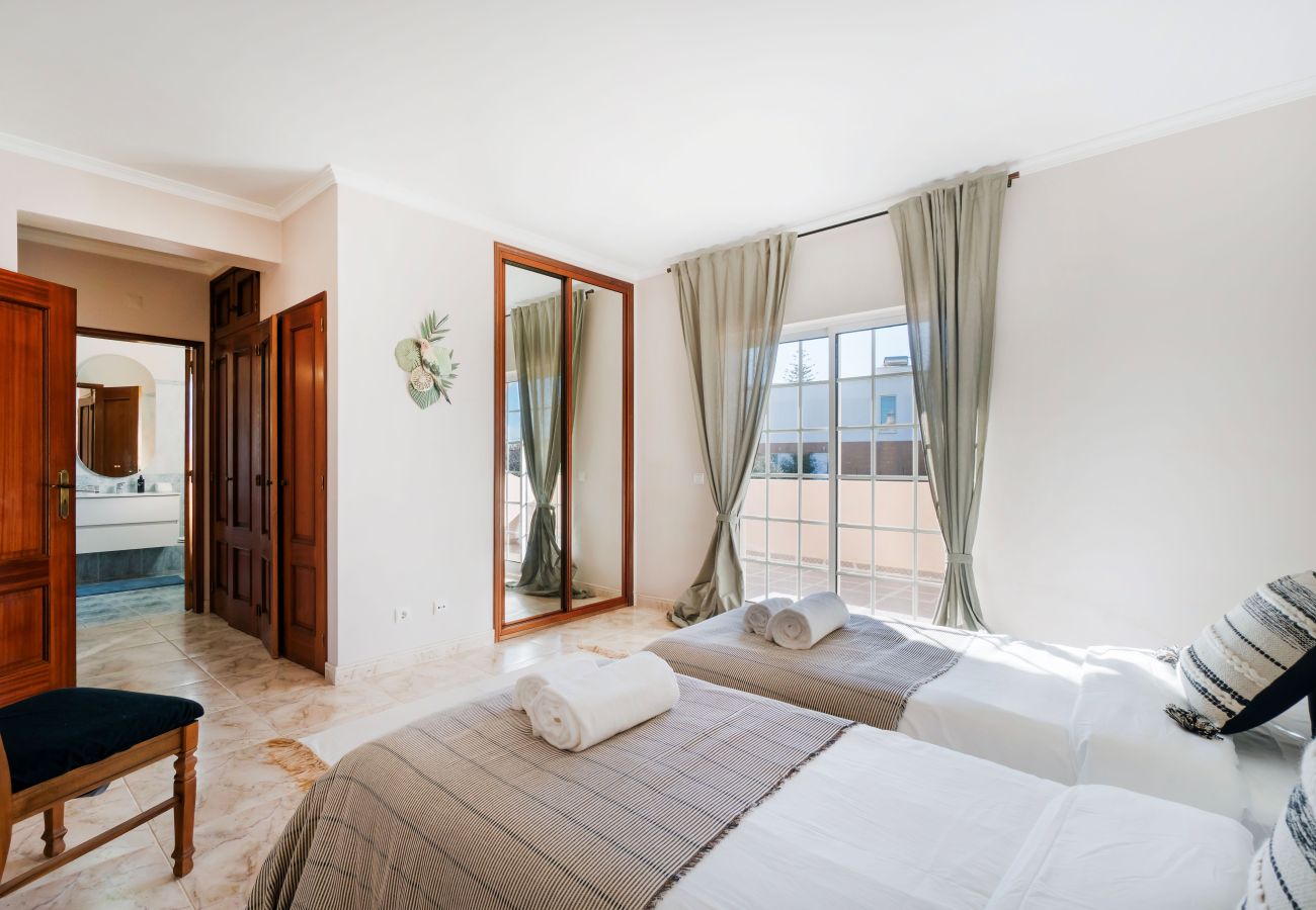 Villa em Albufeira - Villa Umbelina OCV - 5min Praia Arrifes - Sala de Jogos