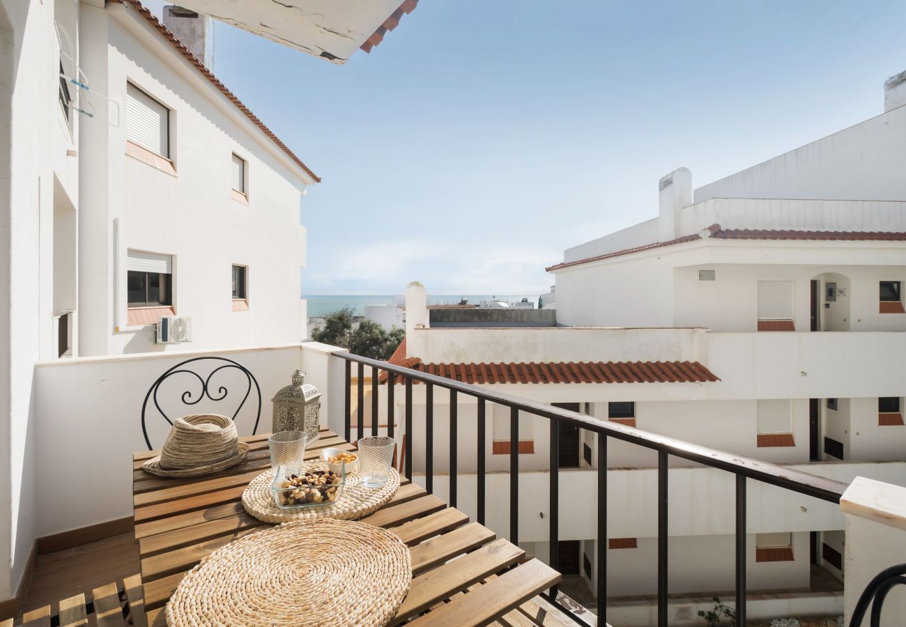 Apartamento em Albufeira - Boat 3 Apt OCV – Praia a Passos (100m) e Piscina