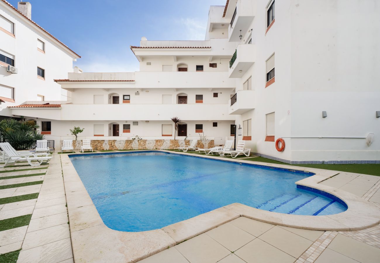 Apartamento em Albufeira - Boat 3 Apt OCV – Praia a Passos (100m) e Piscina