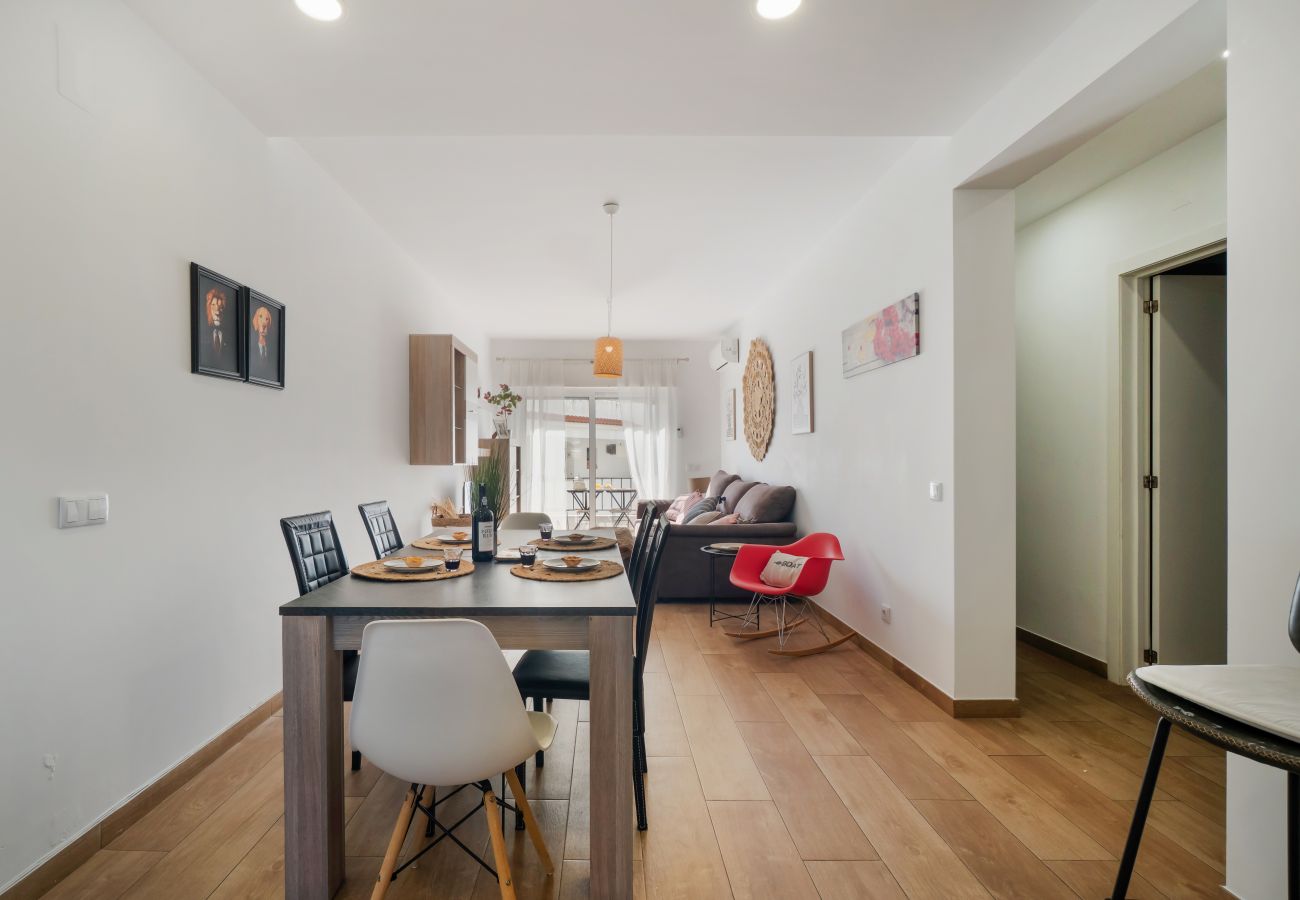 Apartamento em Albufeira - Boat 3 Apt OCV – Praia a Passos (100m) e Piscina