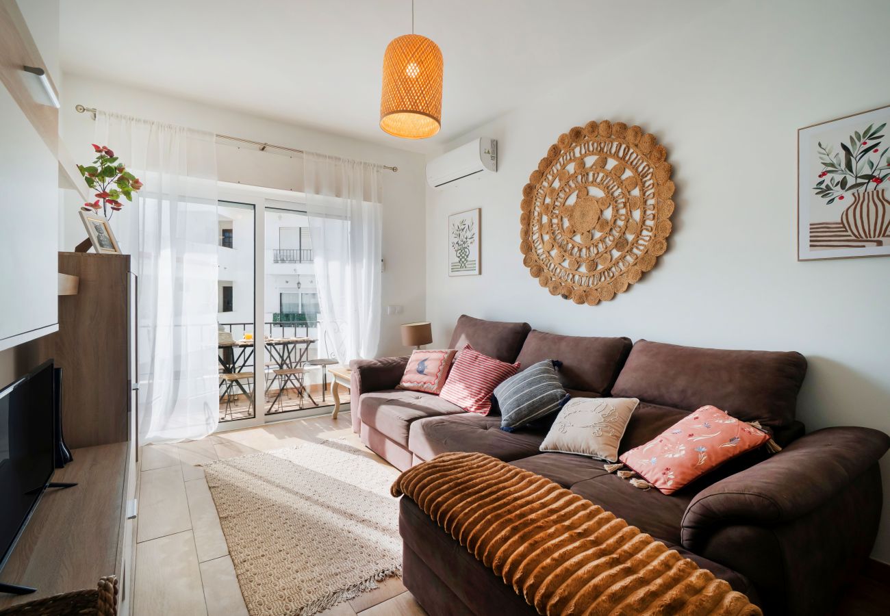 Apartamento em Albufeira - Boat 3 Apt OCV – Praia a Passos (100m) e Piscina