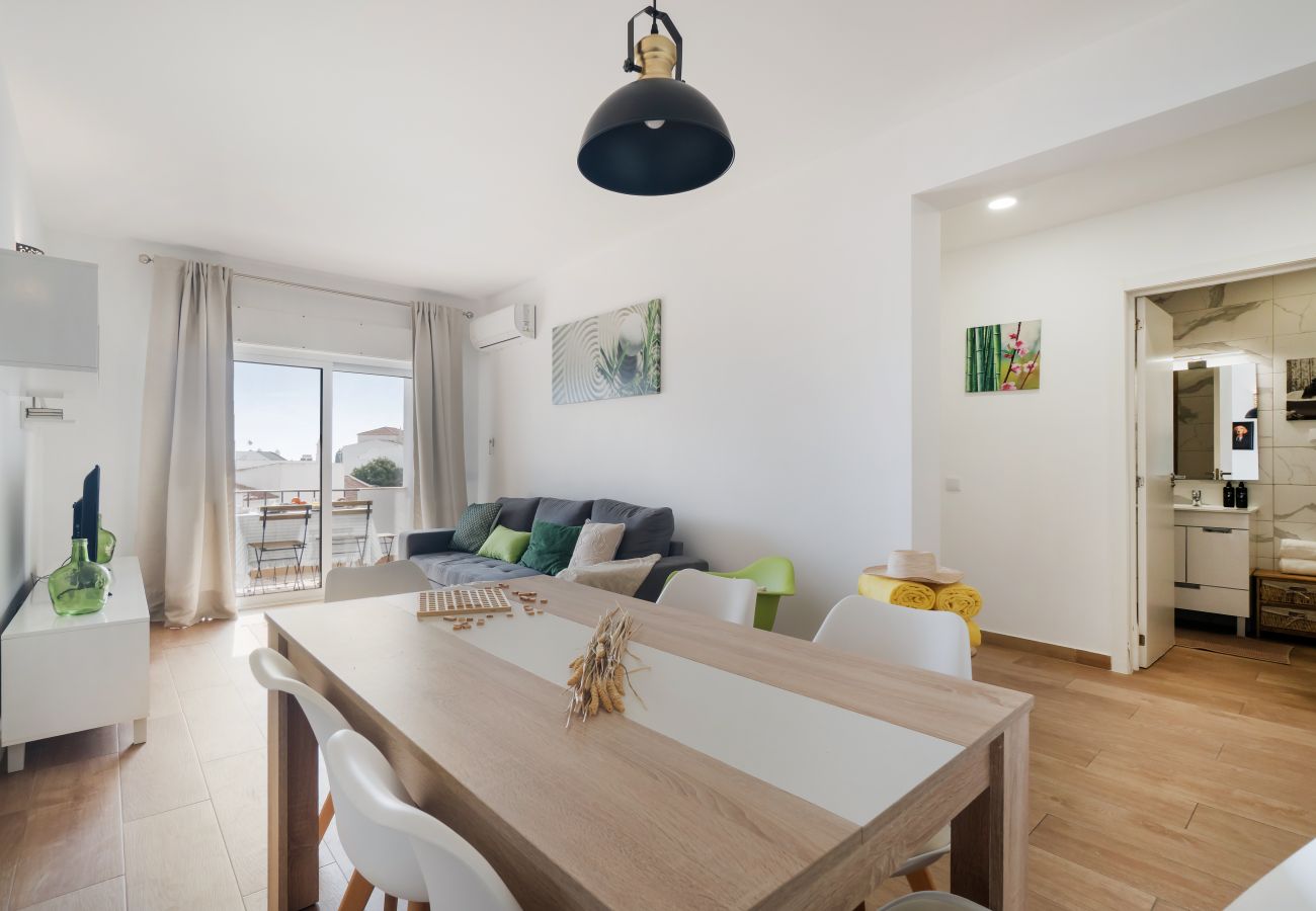 Apartamento em Albufeira - Boat 2 Apt OCV – A 100m do Mar com Piscina
