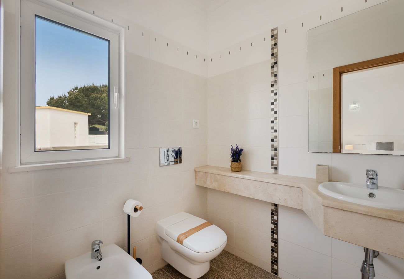 Villa em Albufeira - NEW 2026! Sunny Terrace Home | Pool, BBQ & Relax