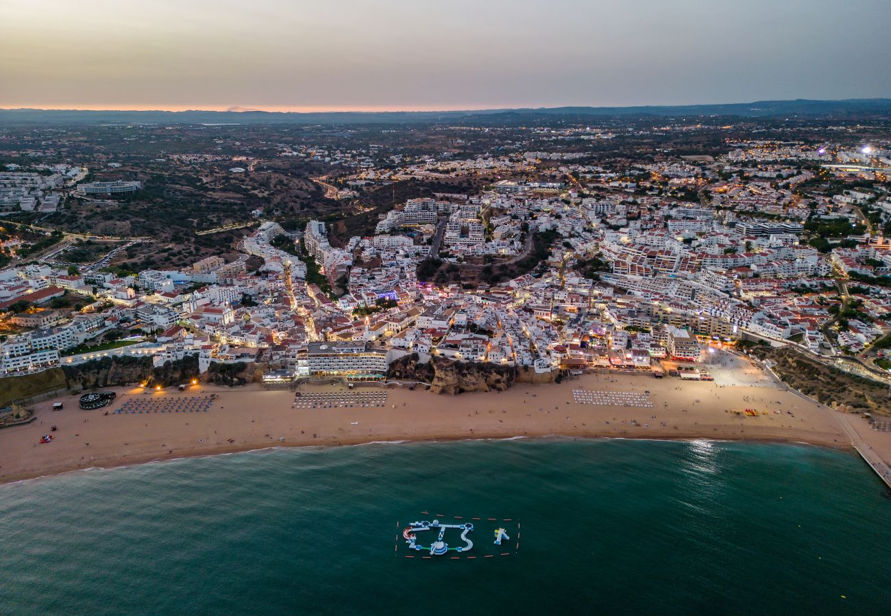 Villa em Albufeira - NEW 2026! Sunny Terrace Home | Pool, BBQ & Relax
