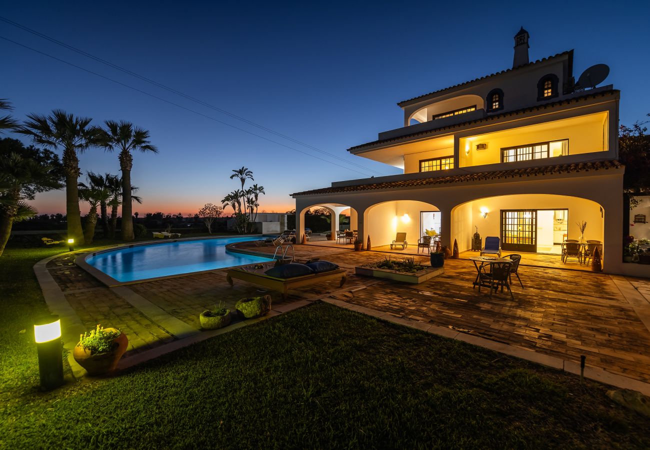 Apartamento em Albufeira - Andorinha OCV | Refúgio calmo, Piscina e Jardim
