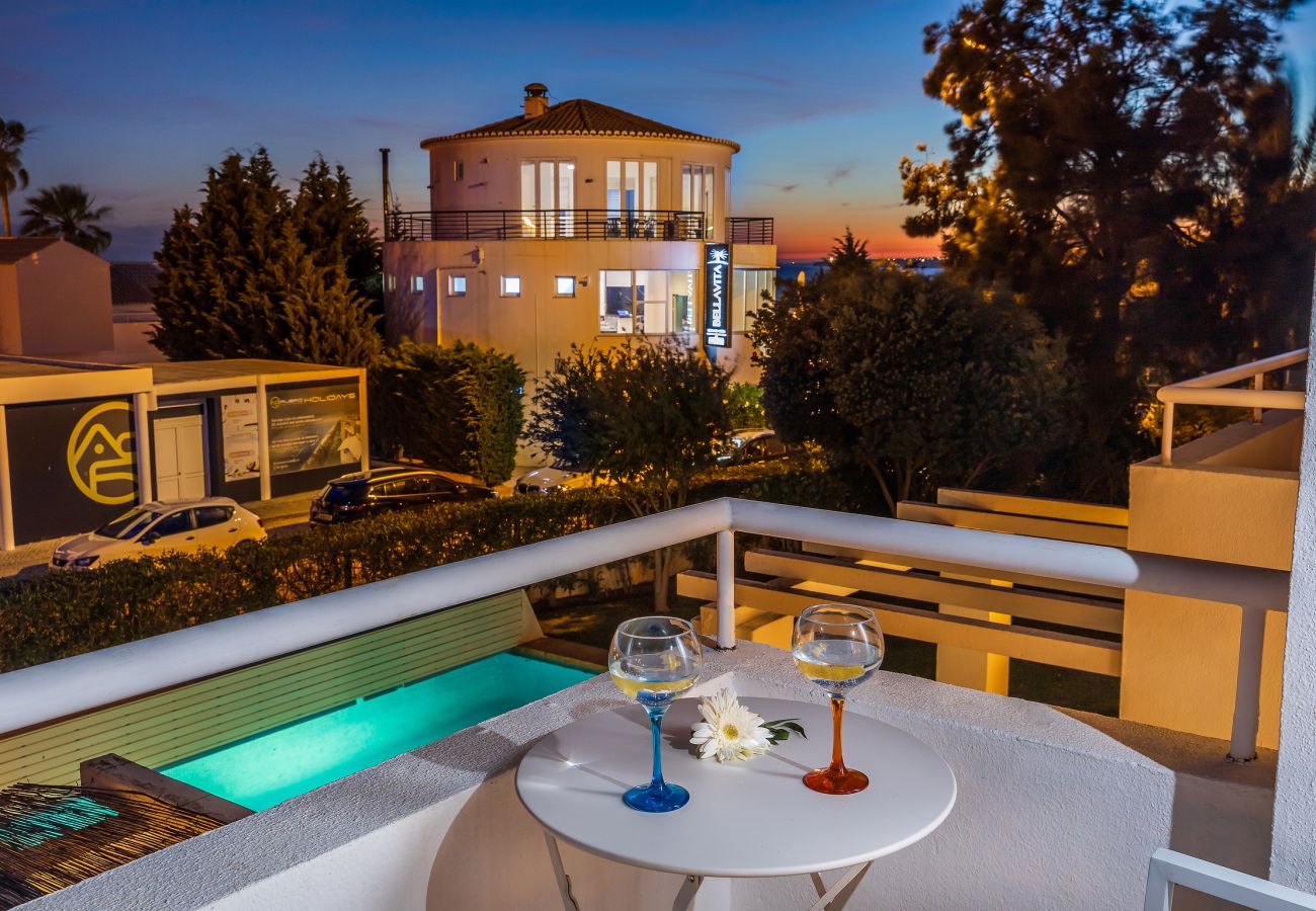 Villa in Galé - NEW for 2026 ✨ Renovated Galé Beach Villa | Pool | Walk to the beach