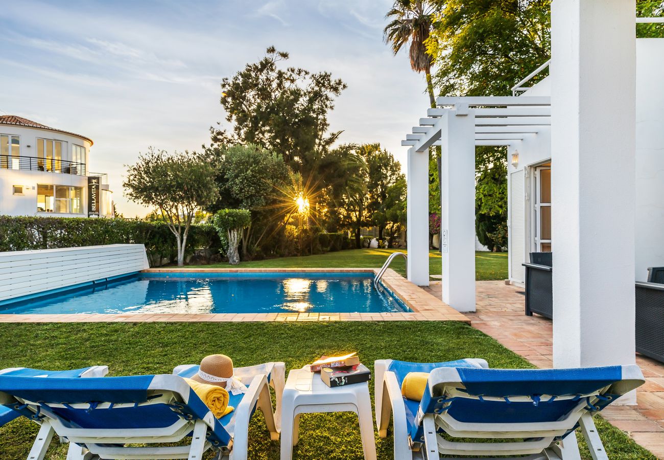 Villa in Galé - NEW for 2026 ✨ Renovated Galé Beach Villa | Pool | Walk to the beach