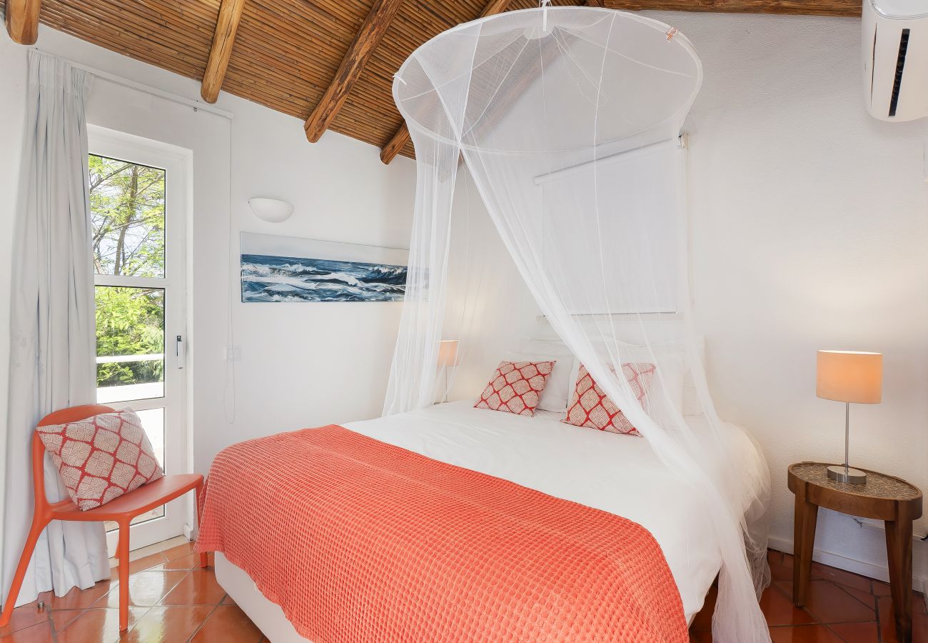 Villa in Galé - NEW for 2026 ✨ Renovated Galé Beach Villa | Pool | Walk to the beach