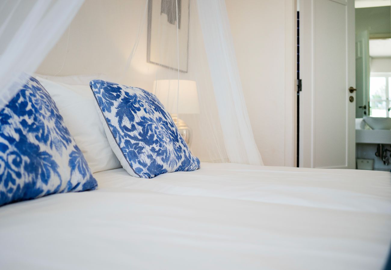 Villa in Galé - NEW for 2026 ✨ Renovated Galé Beach Villa | Pool | Walk to the beach
