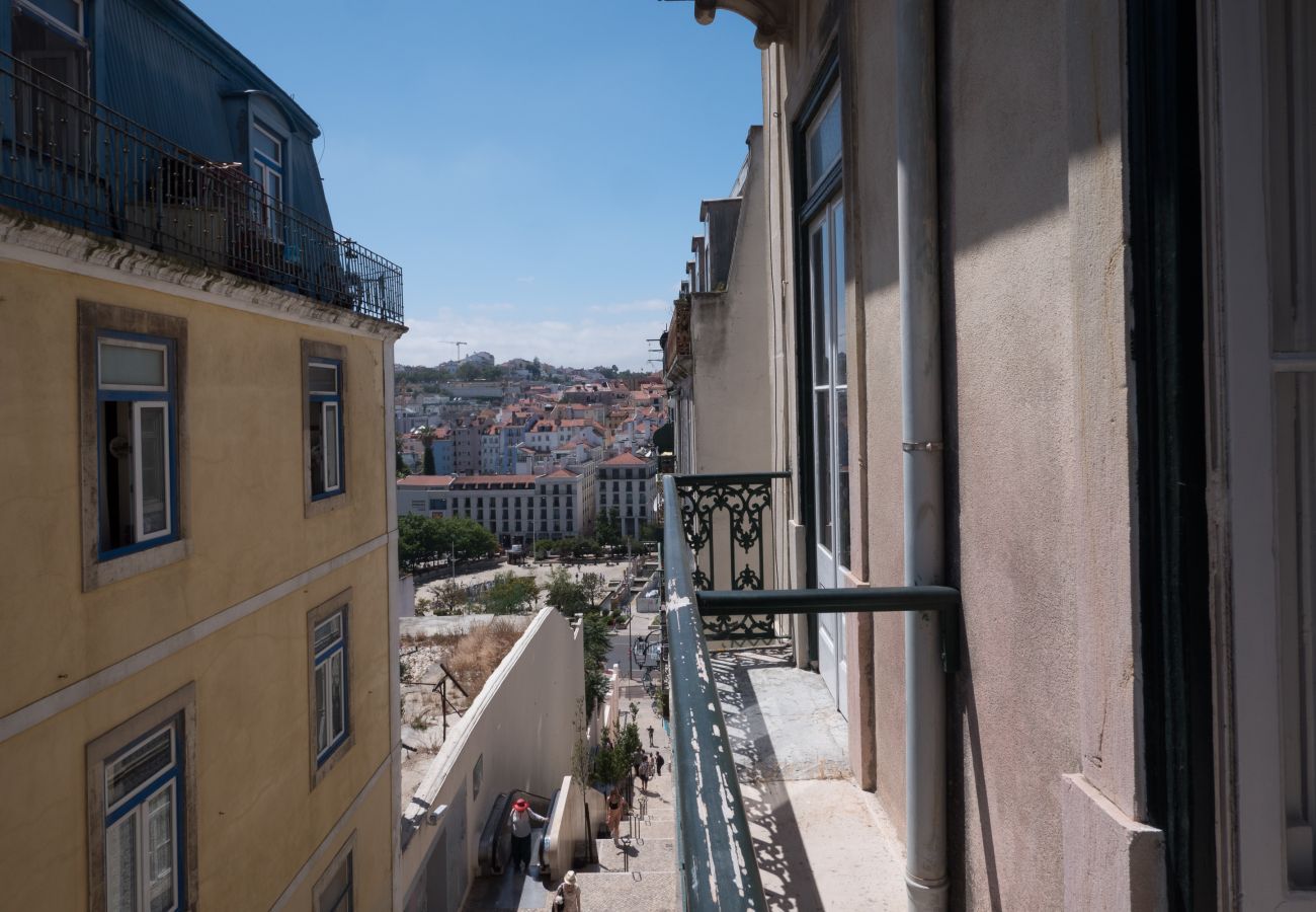 Apartment in Lisbon - Dream View Lisbon • Family 3BR Apartment with AC
