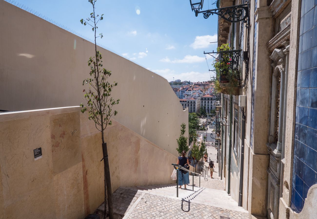 Apartment in Lisbon - Dream View Lisbon • Family 3BR Apartment with AC