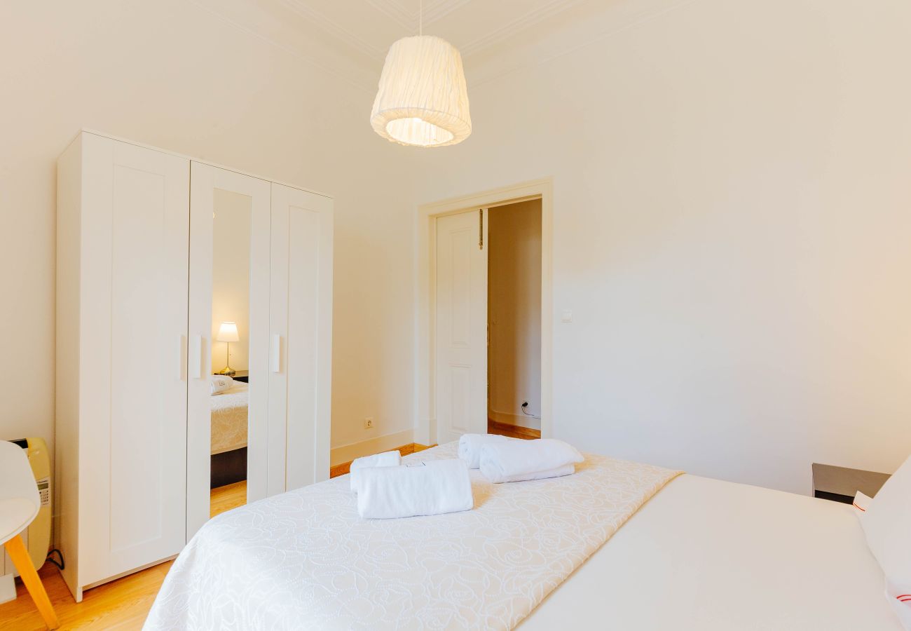 Apartment in Lisbon - Dream View Lisbon • Family 3BR Apartment with AC