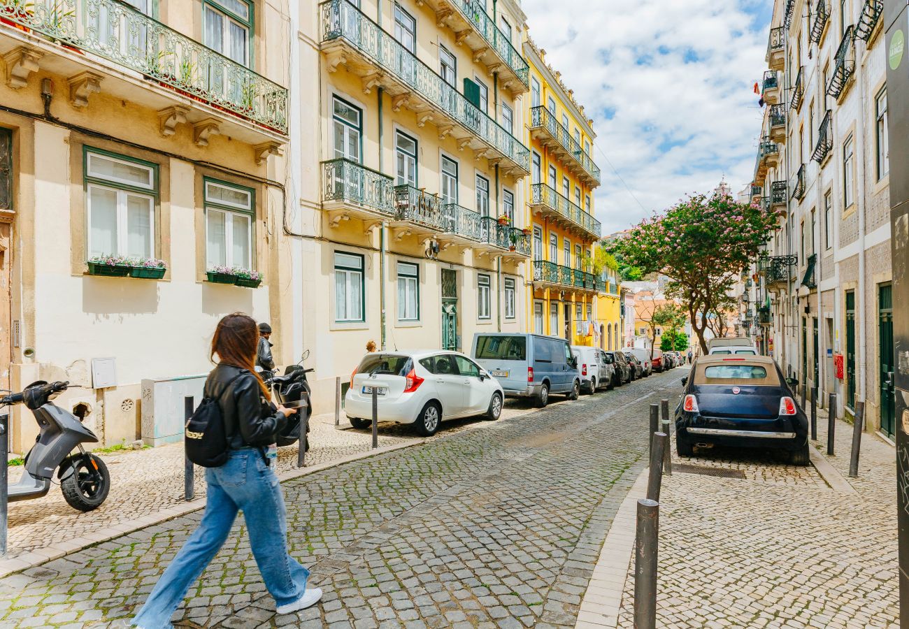 Apartment in Lisbon - Dream View Lisbon • Family 3BR Apartment with AC