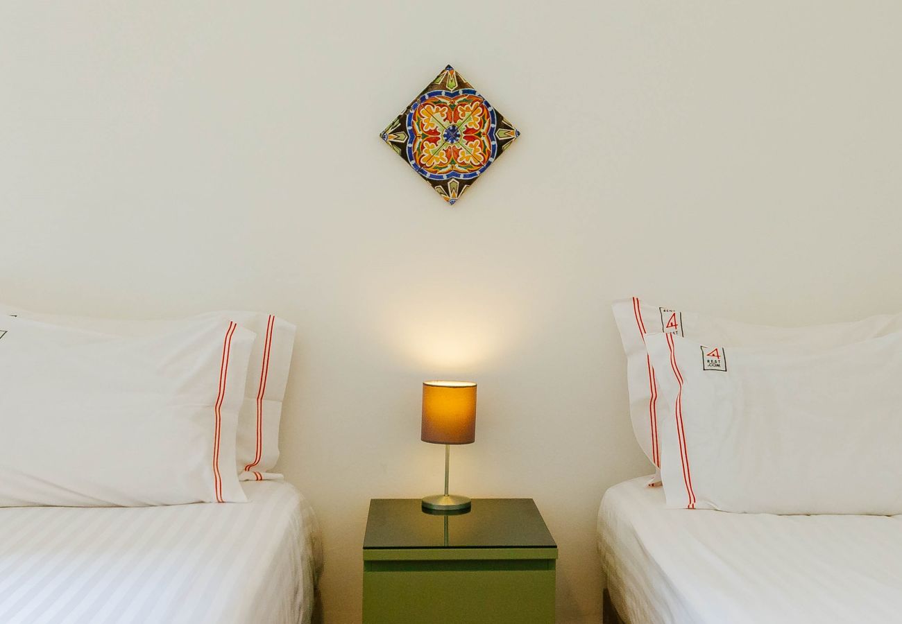 Apartment in Lisbon - Dream View Lisbon • Family 3BR Apartment with AC