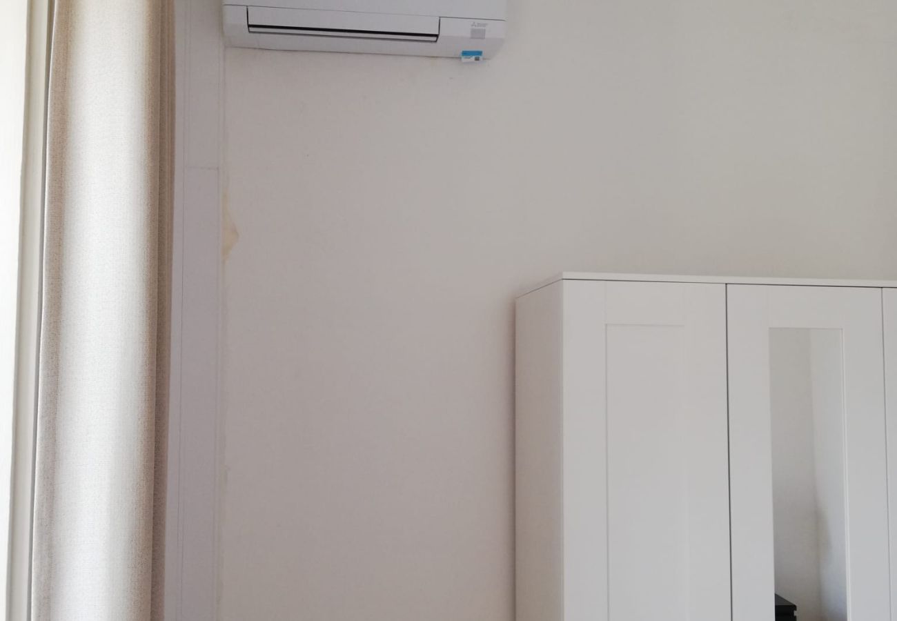 Apartment in Lisbon - RENT4REST Dream View Family 3BR Apartment | AC