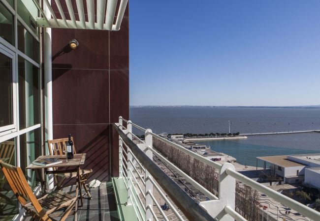 Apartment in Lisboa - RENT4REST LISBON PARQUE DAS NAÇÕES 17TH FLOOR RIVER VIEW
