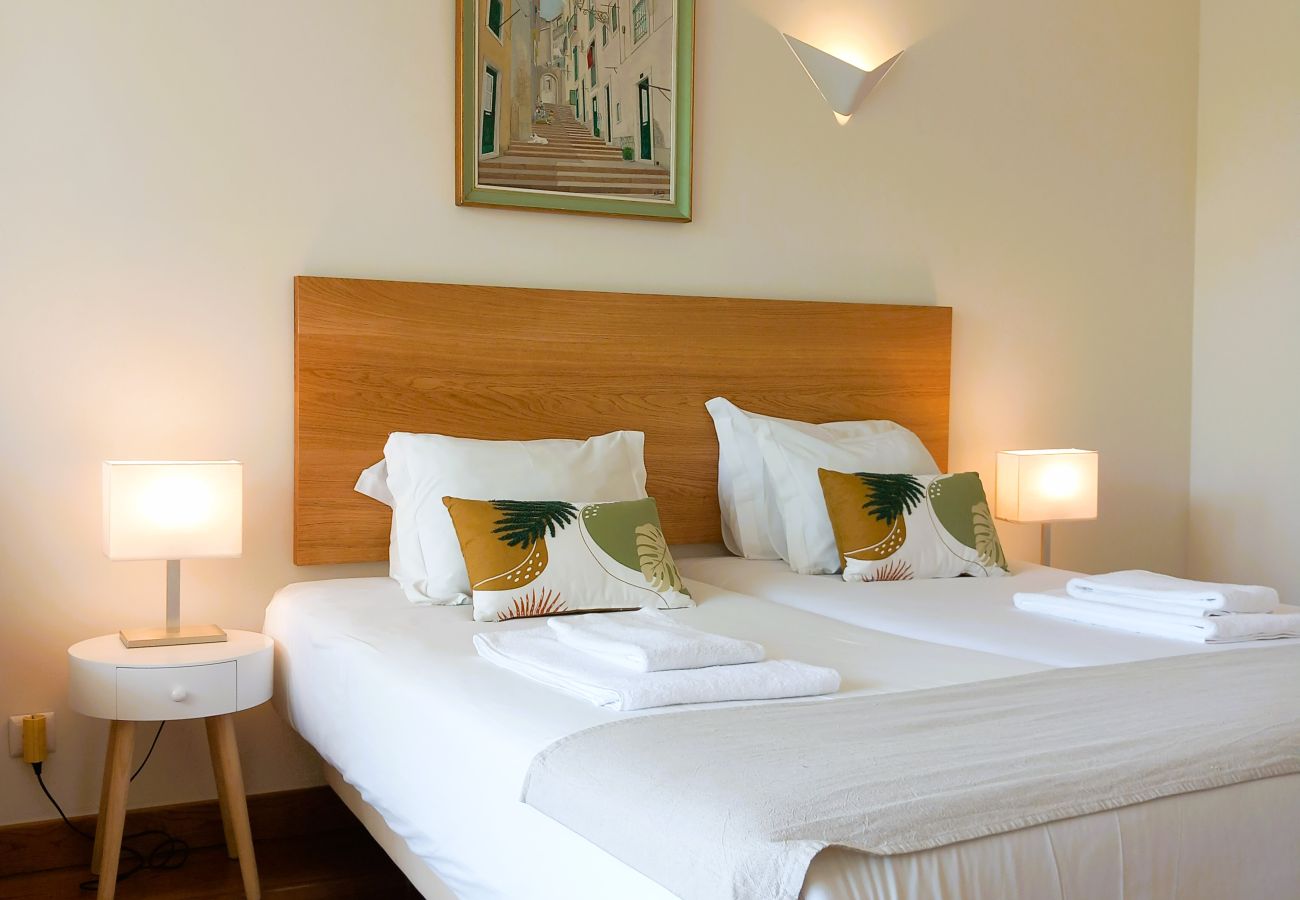 Studio in Estoril - RENT4REST ESTORIL BEACHFRONT APARTMENTS - BALCONY STUDIO