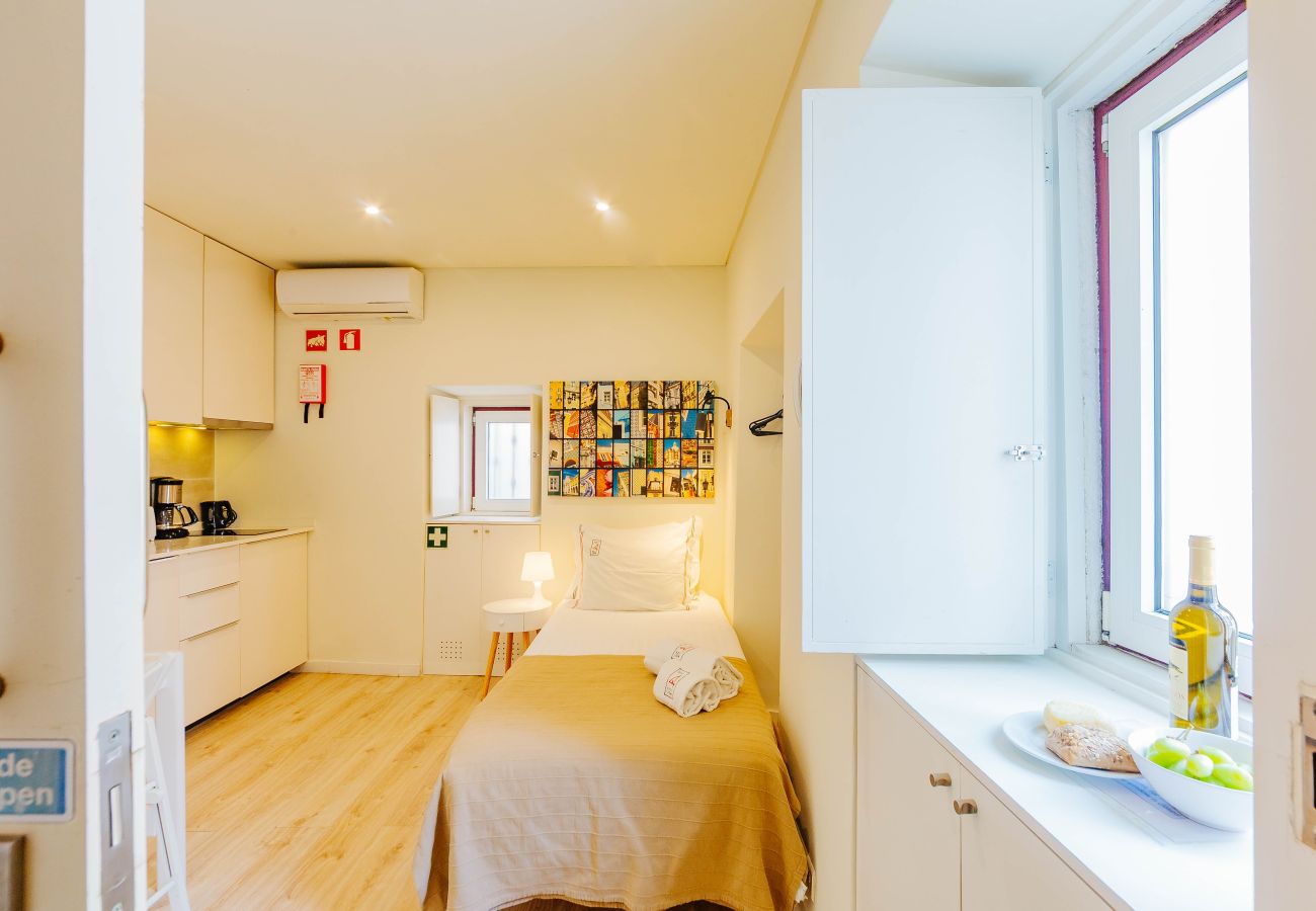 Studio in Lisbon - RENT4REST LISBON DOWNTOWN TINY STUDIO APARTMENT 1